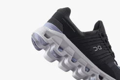 On Running Outlet^Runningschoenen dames nt zwart